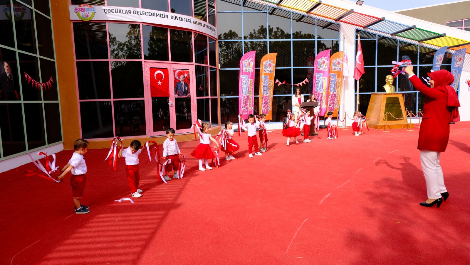 Özel MTOSB Esra Şemsi Çocuk Bakımevi'nde 23 Nisan coşkusu