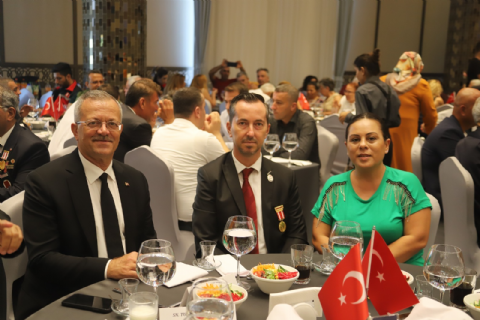 BAŞKAN TEKLİ GAZİLER GÜNÜ ANMA PROGRAMINA KATILIM SAĞLADI