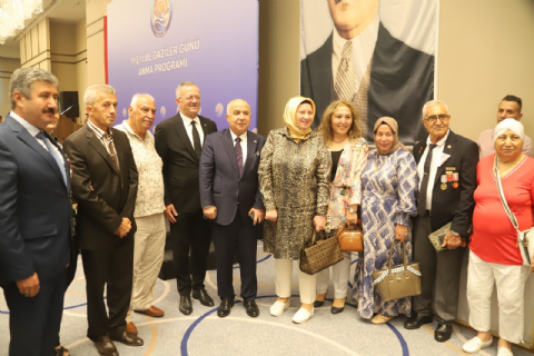 BAŞKAN TEKLİ GAZİLER GÜNÜ ANMA PROGRAMINA KATILIM SAĞLADI