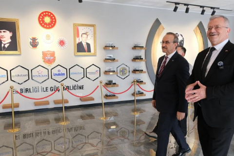 KOCAELİ VALİSİ VE BERABERİNDEKİ İŞ İNSANLARI HEYETİ BÖLGEMİZİ ZİYARET ETTİ
