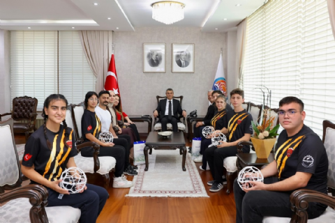 MERSİN VALİSİ SN ATİLLA TOROS  MAKAMINDA ZİYARET EDİLDİ