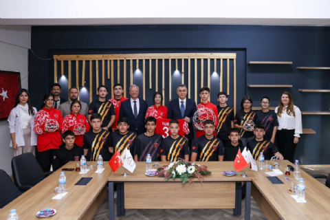 MERSİN VALİSİ SN ATİLLA TOROS OKUL ZİYARETİ